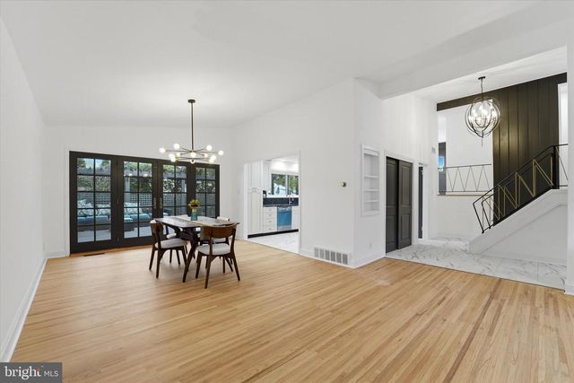 500 W WAVERLY RD, Glenside, PA 19038