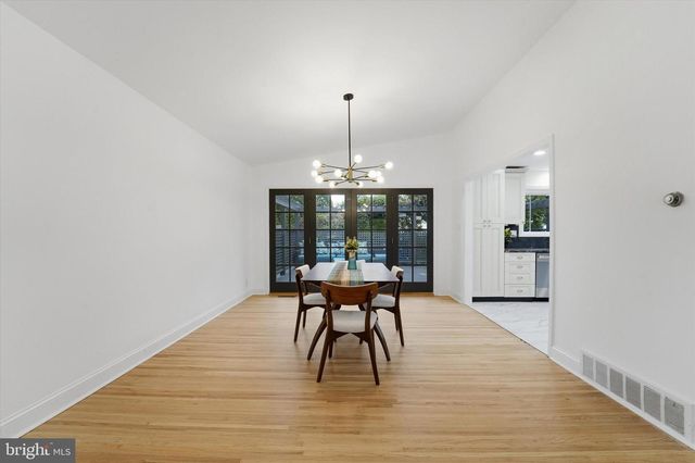 500 W WAVERLY RD, Glenside, PA 19038