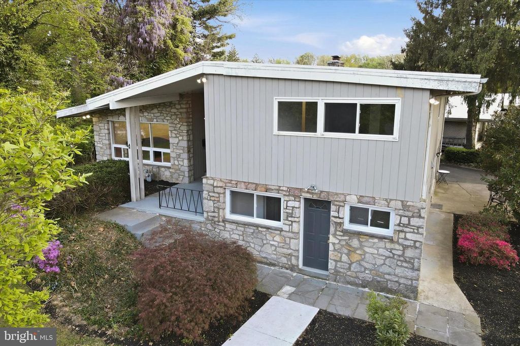 500 W WAVERLY RD, Glenside, PA 19038