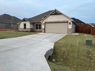 3004 Promenade Drive, Granbury, TX 76049