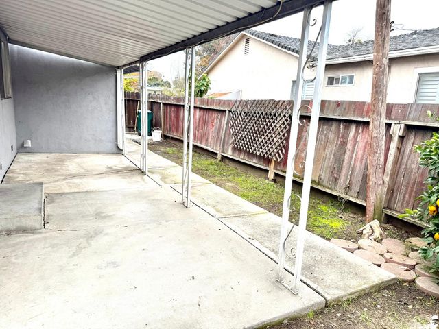 5533 Kermit Ln, Stockton, CA 95207