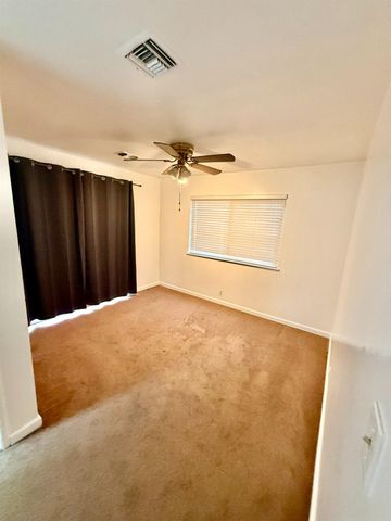 5533 Kermit Ln, Stockton, CA 95207