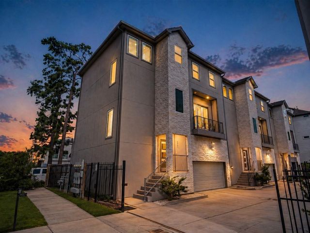 1565 W 22nd Street, Houston, TX 77008