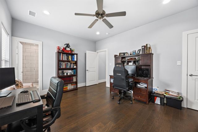 1565 W 22nd Street, Houston, TX 77008