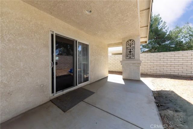 15673 Kingswood Drive, Victorville, CA 92395