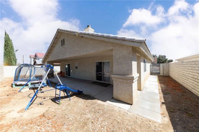 15673 Kingswood Drive, Victorville, CA 92395