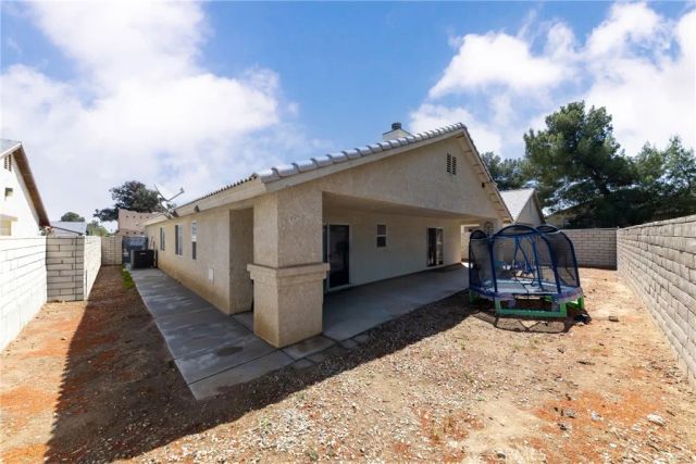 15673 Kingswood Drive, Victorville, CA 92395