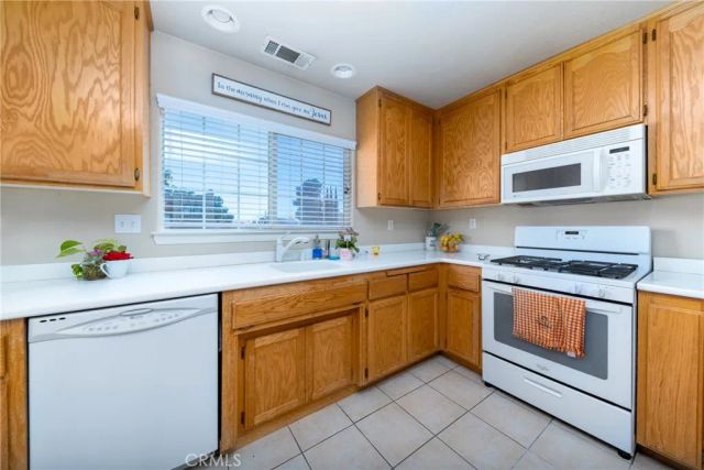 15673 Kingswood Drive, Victorville, CA 92395