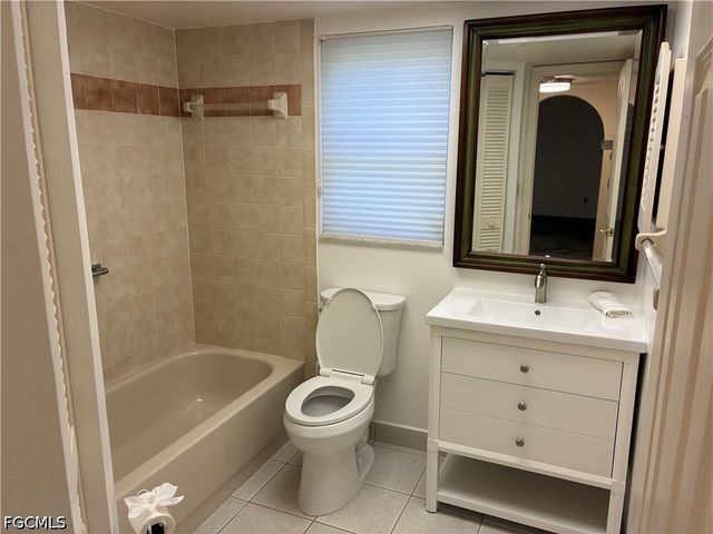10 Beth Stacey BLVD 110, Lehigh Acres, FL 33936