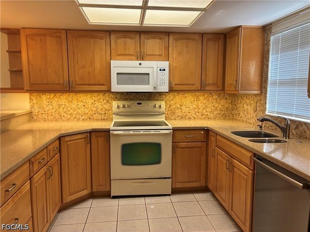 10 Beth Stacey BLVD 110, Lehigh Acres, FL 33936