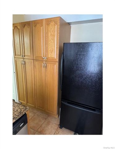 100 Brooklyn Avenue 3L, Freeport, NY 11520
