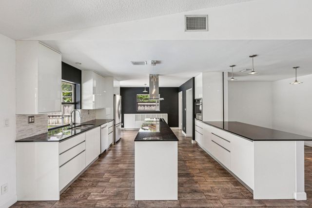 17679 Woodview Terrace, Boca Raton, FL 33487