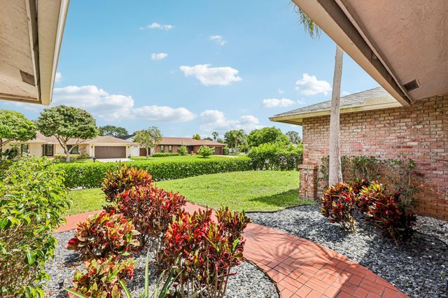 17679 Woodview Terrace, Boca Raton, FL 33487