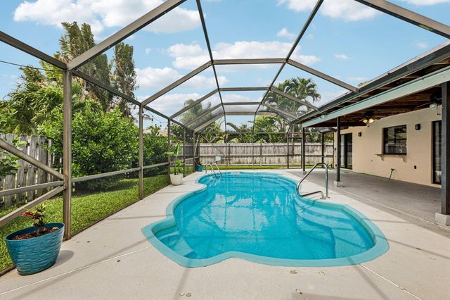 17679 Woodview Terrace, Boca Raton, FL 33487