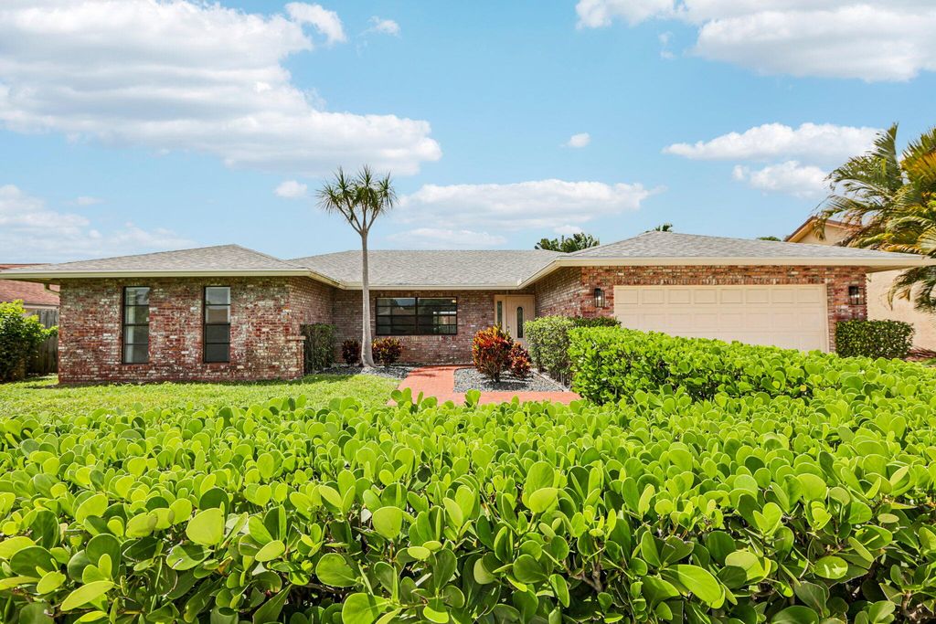 17679 Woodview Terrace, Boca Raton, FL 33487