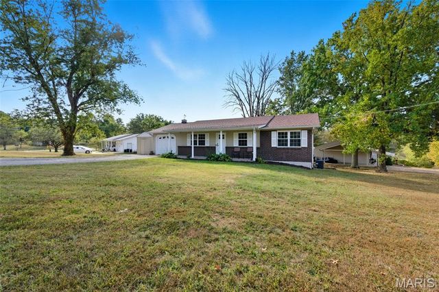 49 El Sahara Drive, Cedar Hill, MO 63016