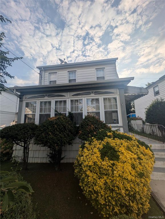 81 Cochran Place, Valley Stream, NY 11581