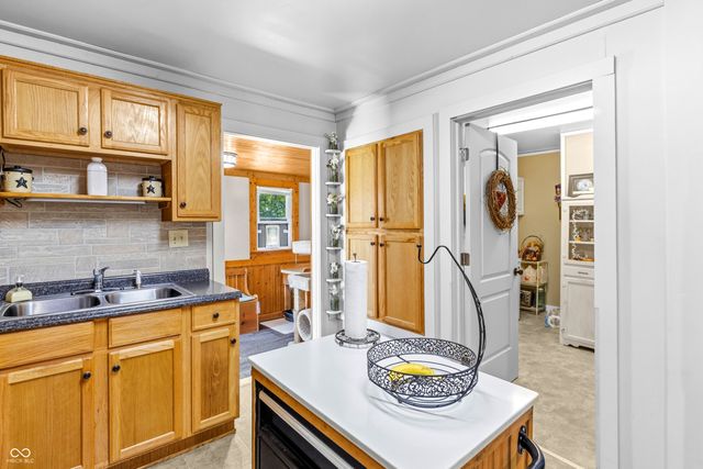 9785 W County Road 200 N, Seymour, IN 47274