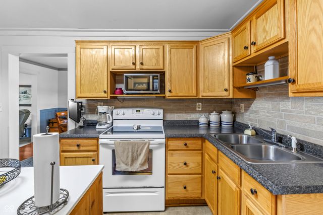 9785 W County Road 200 N, Seymour, IN 47274