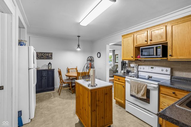 9785 W County Road 200 N, Seymour, IN 47274