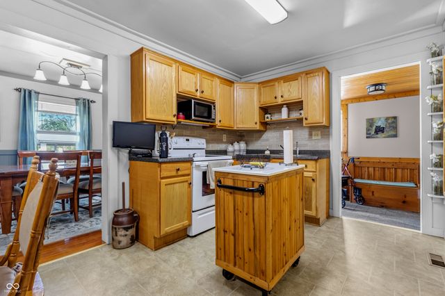 9785 W County Road 200 N, Seymour, IN 47274