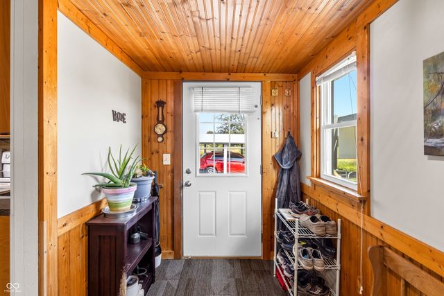 9785 W County Road 200 N, Seymour, IN 47274