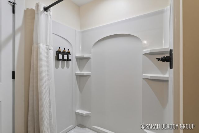 5514 W State Road, Middleville, MI 49333