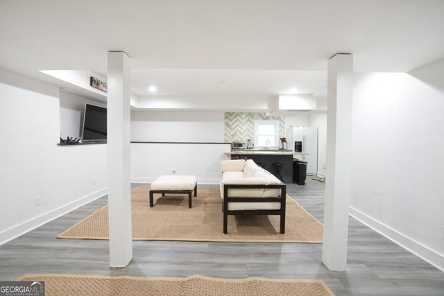 715 Lake Point Drive, Woodstock, GA 30189