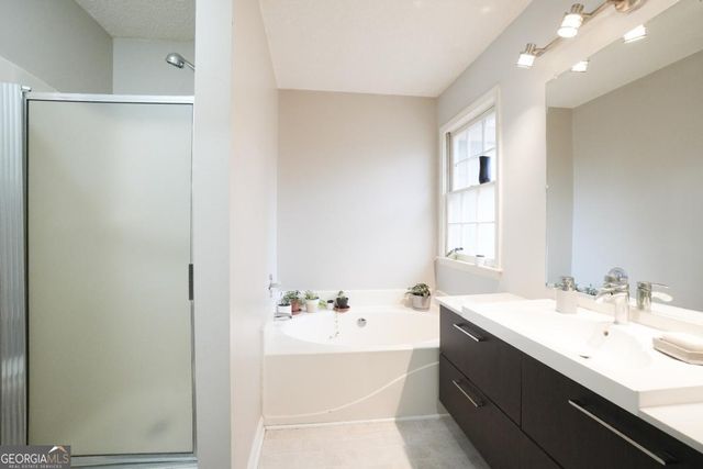 715 Lake Point Drive, Woodstock, GA 30189