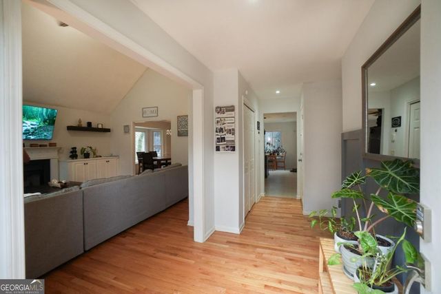 715 Lake Point Drive, Woodstock, GA 30189