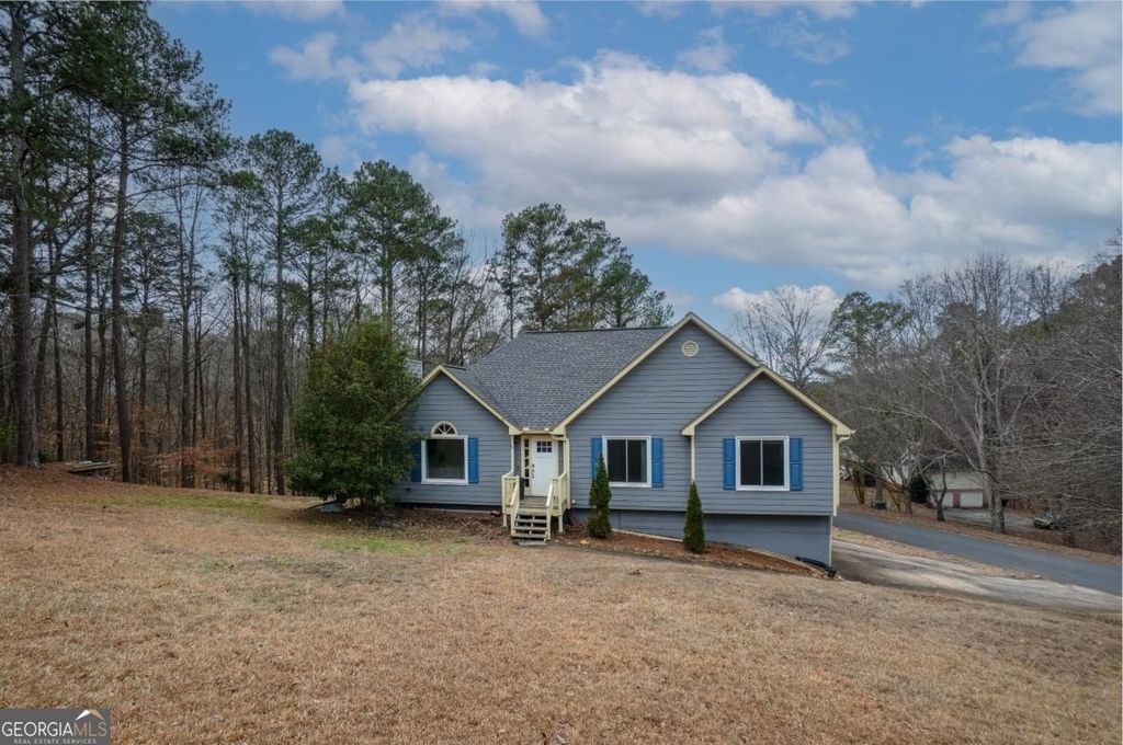 715 Lake Point Drive, Woodstock, GA 30189