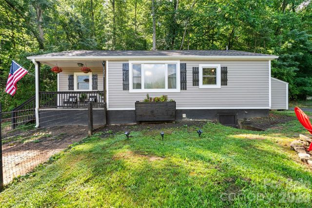 1226 Newfound Road, Leicester, NC 28748
