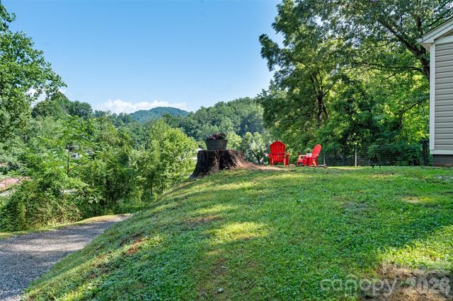 1226 Newfound Road, Leicester, NC 28748