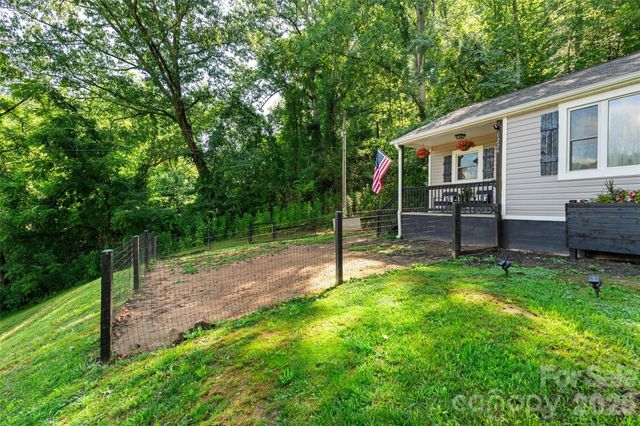 1226 Newfound Road, Leicester, NC 28748
