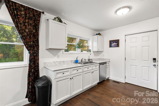 1226 Newfound Road, Leicester, NC 28748