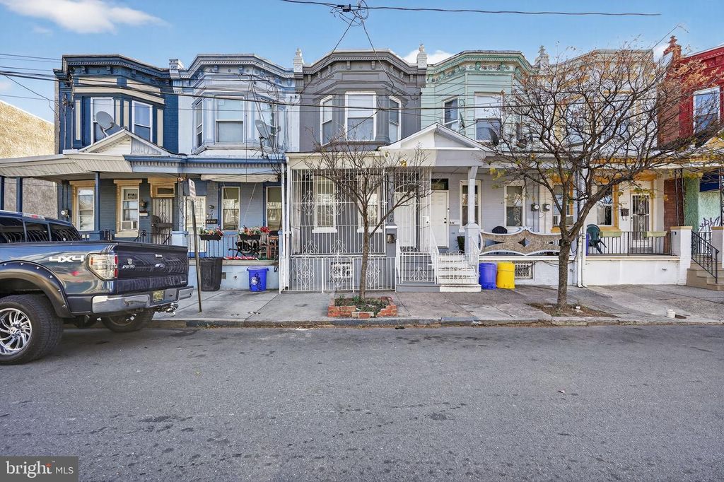 906 N 4TH ST, Camden, NJ 08102