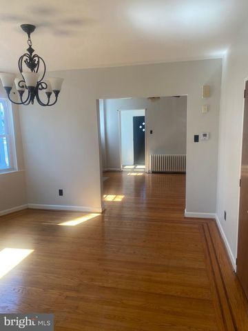 209 N WYCOMBE AVE, Lansdowne, PA 19050