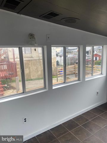 209 N WYCOMBE AVE, Lansdowne, PA 19050