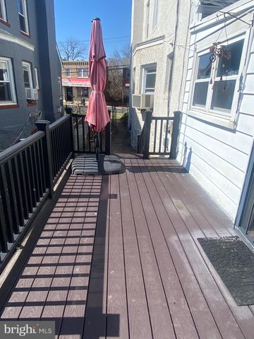 209 N WYCOMBE AVE, Lansdowne, PA 19050