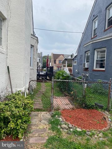 209 N WYCOMBE AVE, Lansdowne, PA 19050