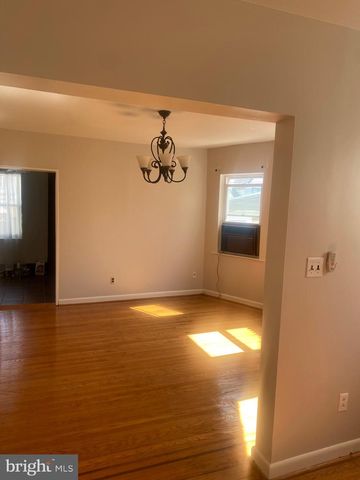209 N WYCOMBE AVE, Lansdowne, PA 19050