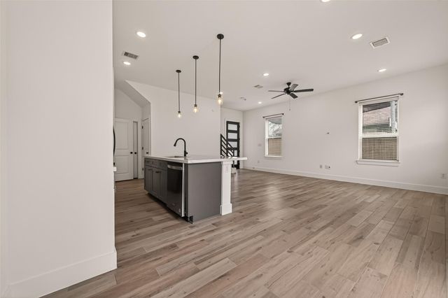 5206 Firnat Street, Houston, TX 77016