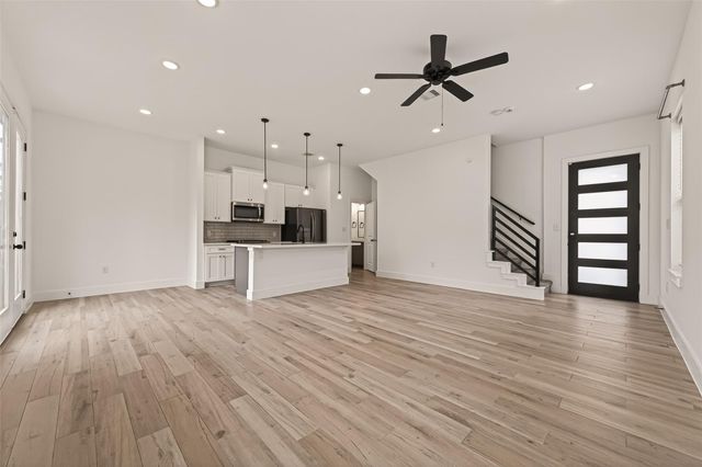 5206 Firnat Street, Houston, TX 77016