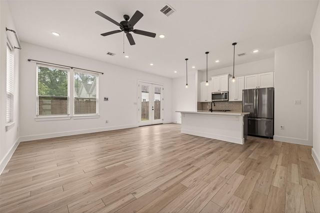5206 Firnat Street, Houston, TX 77016