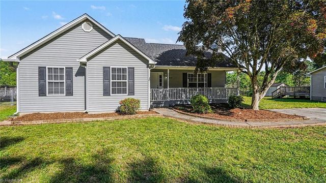 3813 Spring Branch Drive, Winston-salem, NC 27107