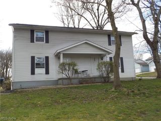 944 Tallmadge Road, Cuyahoga Falls, OH 44221