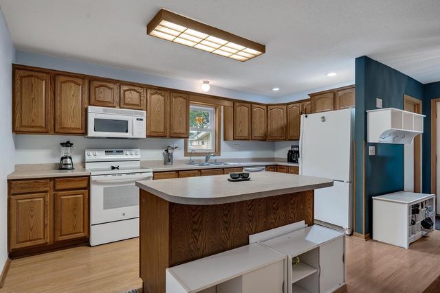 1510 Viking AVENUE, Holmen, WI 54636