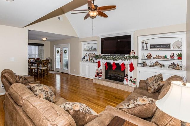 108 Cedar Stream Drive, Paris, KY 40361