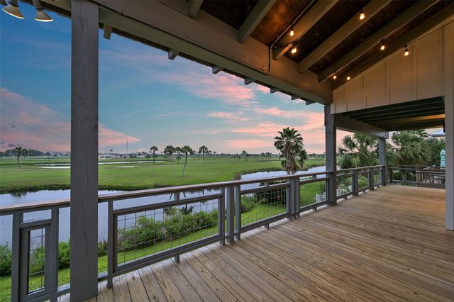 13957 Grambo Boulevard, Galveston, TX 77554