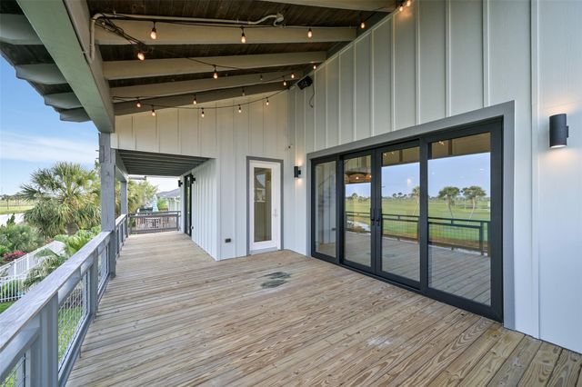 13957 Grambo Boulevard, Galveston, TX 77554
